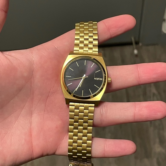 Men’s Nixon Gold Watch - Picture 2 of 2